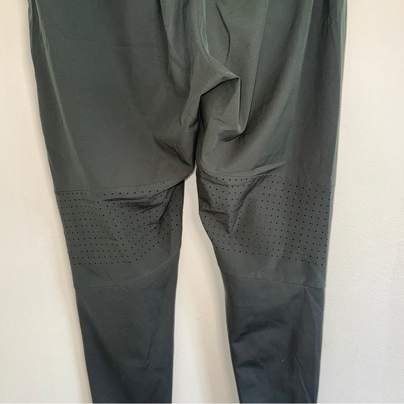 Men’s Alphalete infinity tech jogger forest green medium - Picture 5 of 7